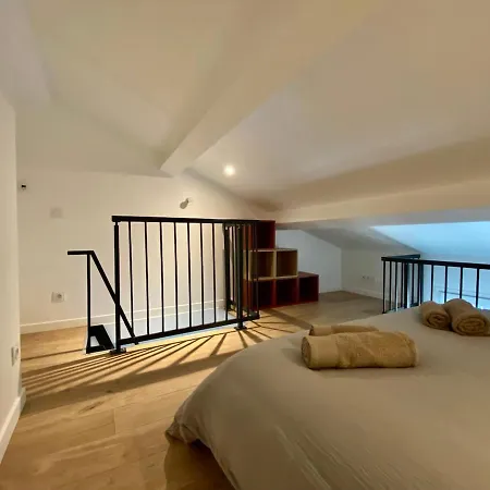 Apartment Little Duplex Yourhosthelper *